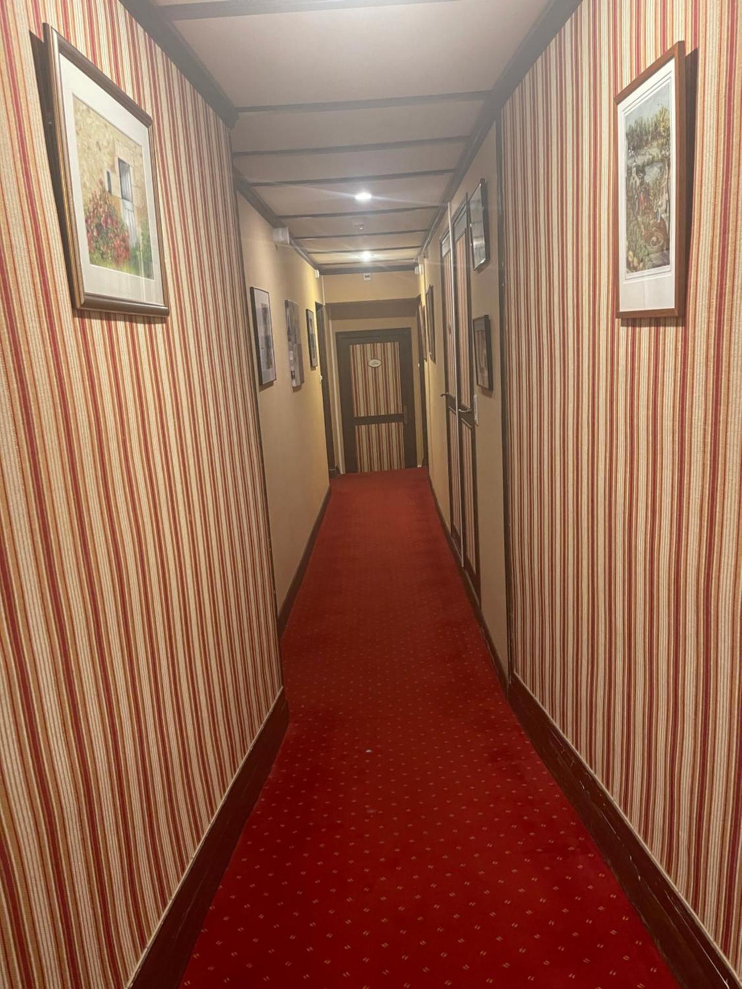 Le Grand Monarque Donzy Hotel Exterior foto